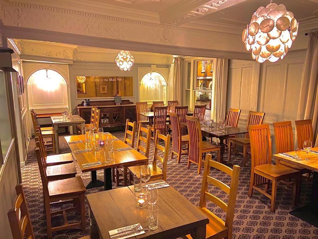The White Hart Hotell Whitchurch  Eksteriør bilde
